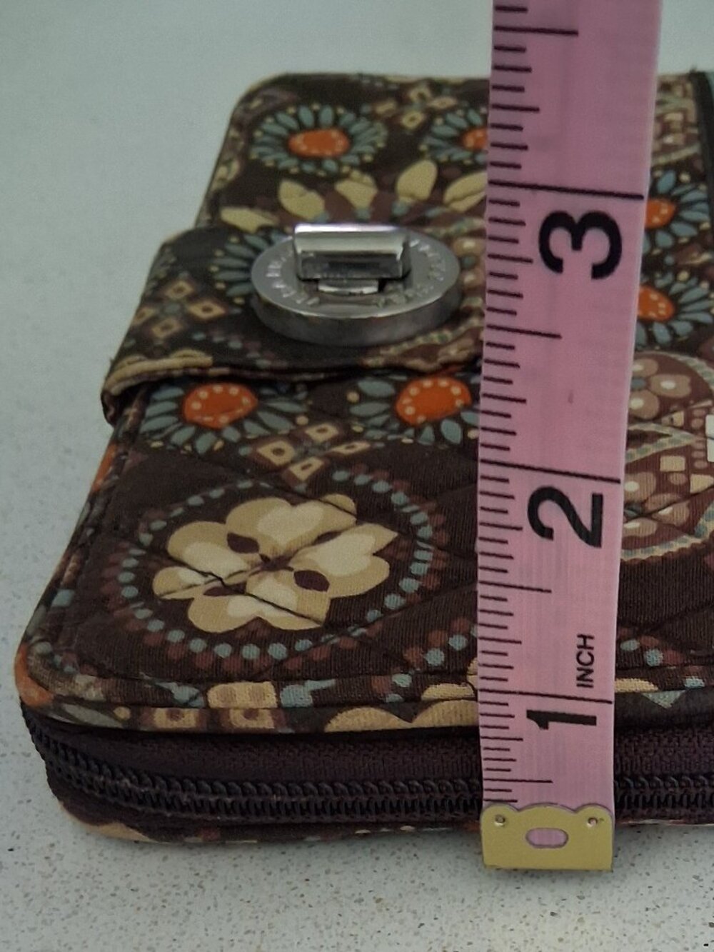 Vera Bradley Turn-lock & Zip-Around Wallet in Canyon "Retired" Pattern - Picture 13 of 13